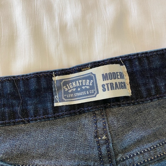 Signature Levi’s Modern Straight - Picture 6 of 6